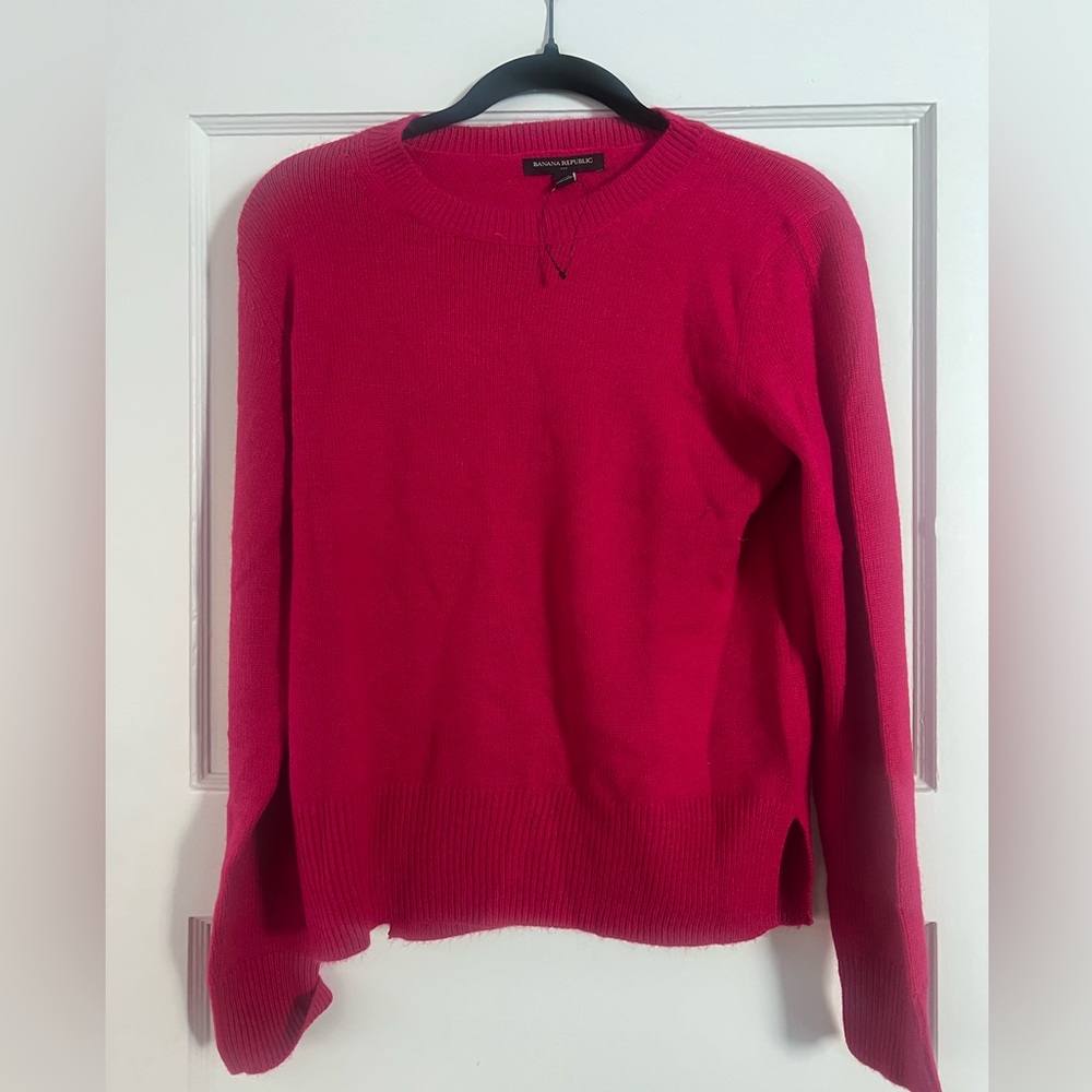 Berry Banana Republic crew neck sweater Sz XS
